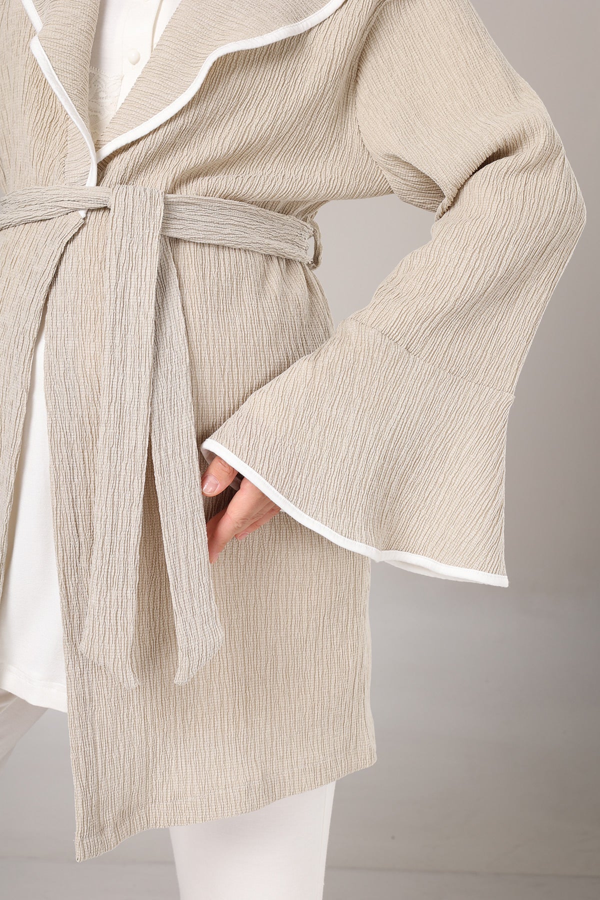 Kışlık Krepon Dokulu Sabahlıklı Lohusa Pijama Takımı Bej -1005