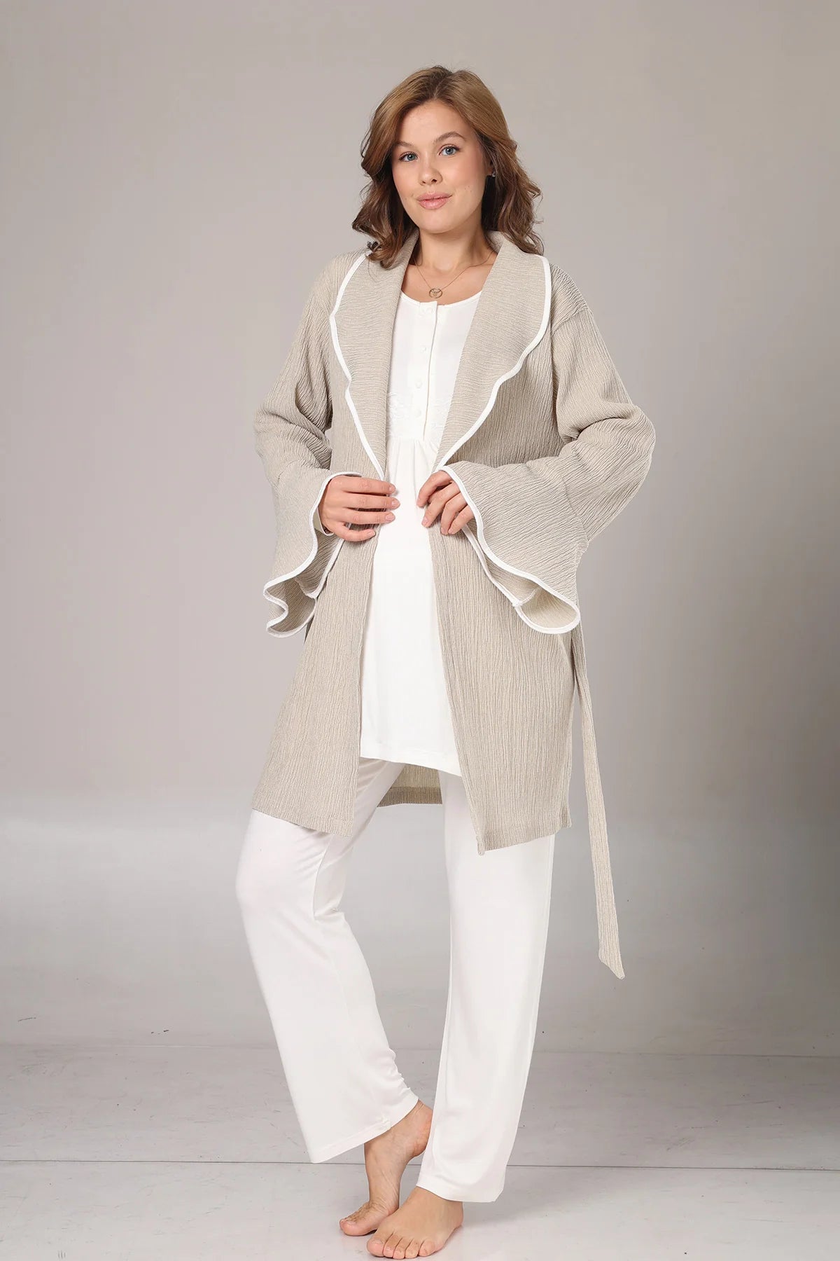 Kışlık Krepon Dokulu Sabahlıklı Lohusa Pijama Takımı Bej -1005