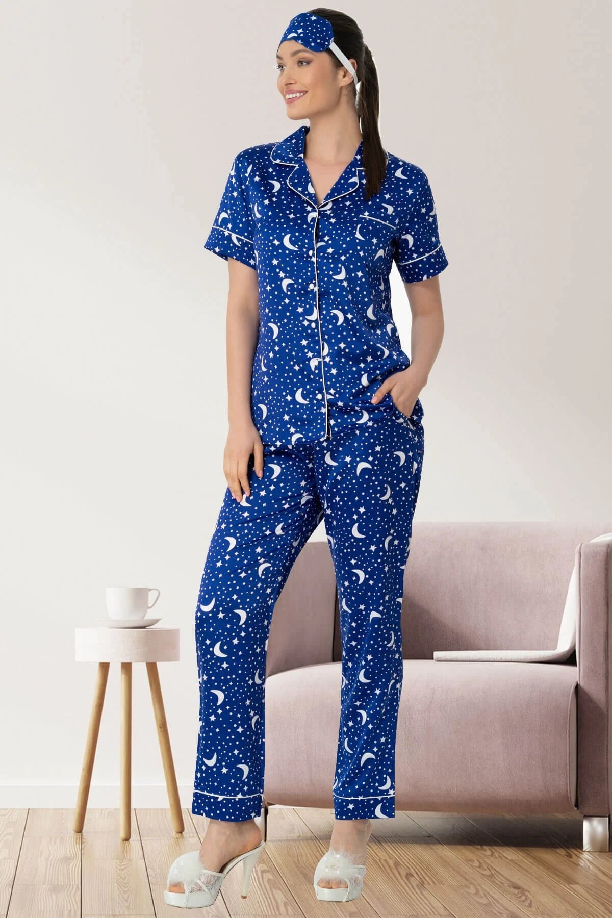 Gökyüzü Desenli Boydan Düğmeli Kısa Kollu Saten Pijama Takımı Lacivert - 5473